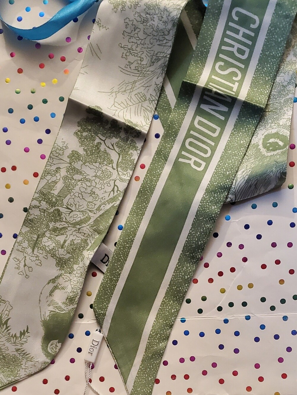 100% Silk Bag Twilly, Scarf; Hairtie;Green and White Printed Silk